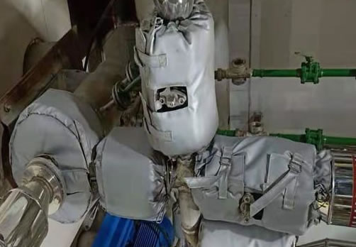 高溫管道<a href=http://www.jmwfg.com.cn/e/tags/?tagname=%E4%BF%9D%E6%B8%A9%E9%9A%94%E7%83%AD target=_blank class=infotextkey>保溫隔熱</a>衣