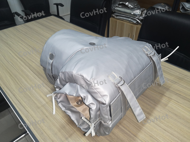 ? ? ? ?冬季氣溫逐漸變冷，我們大家自覺不自覺的都穿上了厚厚的衣服御寒。那么問題來了，我們的設備是否“穿暖”了？要不要穿些東西？穿哪些可以溫暖過冬？ ? ? ? ?石油，電力，化工等很多行業裝置每年冬季都會開展設備防凝凍工作，目的就是不凍壞一臺設備、一條管線。設備凝凍只是因為環境溫度的降低，解決這個問題常規來說不外乎就是做保溫。 ? ? ? ?為此，科好特開發了可以與閥門及設備一同工作的可拆裝保溫產品，安裝和拆卸變得容易，可反復使用。<a href=http://www.jmwfg.com.cn/e/tags/?tagname=%E9%98%80%E9%97%A8%E4%BF%9D%E6%B8%A9 target=_blank class=infotextkey>閥門保溫</a>產品用材屬于輕質柔性無石棉材料，在高度復雜和狹窄的區域同樣可以很好使用，無論是截止閥、球閥等均可安裝。通常用戶只需提供閥門名稱型號和同一型號數量清單即可訂購相應的可拆卸<a href=http://www.jmwfg.com.cn/e/tags/?tagname=%E9%98%80%E9%97%A8%E4%BF%9D%E6%B8%A9%E5%A5%97 target=_blank class=infotextkey><a href=http://www.jmwfg.com.cn/e/tags/?tagname=%E9%98%80%E9%97%A8%E4%BF%9D%E6%B8%A9 target=_blank class=infotextkey>閥門保溫</a>套</a>了，特殊類型需要提供詳細規格或尺寸?？刹鹦?a href=http://www.jmwfg.com.cn/e/tags/?tagname=%E9%98%80%E9%97%A8%E4%BF%9D%E6%B8%A9 target=_blank class=infotextkey>閥門保溫</a>產品外觀漂亮整潔、表面可擦洗，環保，無污染。 ? ? ? ?給閥門穿上“保暖衣”，給企業“錦上添花”！